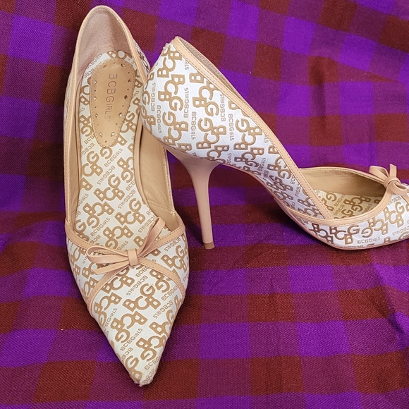 BCBGirls high heel pump - Picture 2 of 3
